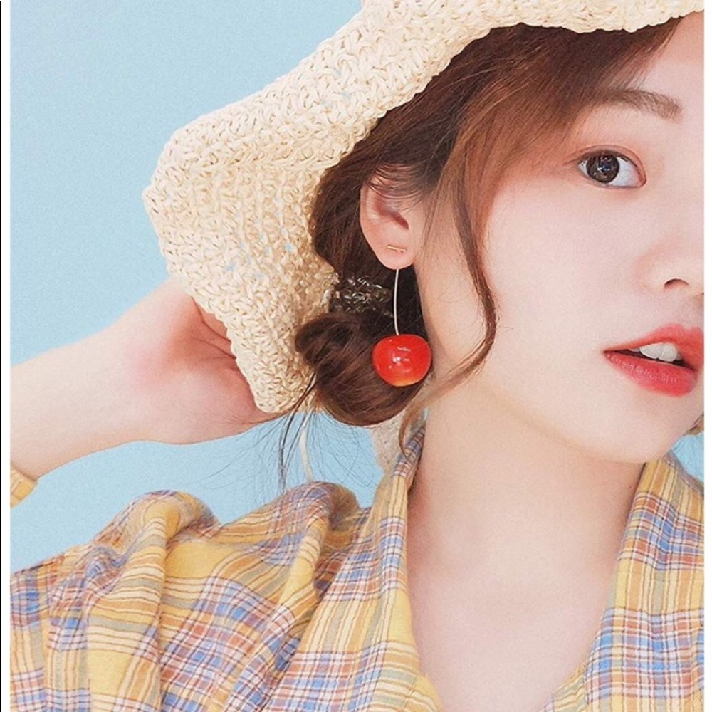 NWT Adorable Cherry Earrings!